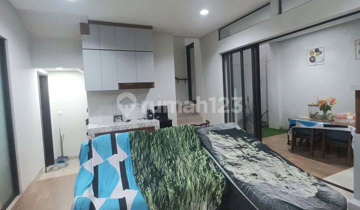 Dijual Rumah Summarecon Bandung Semi Furnished Posisi Hook