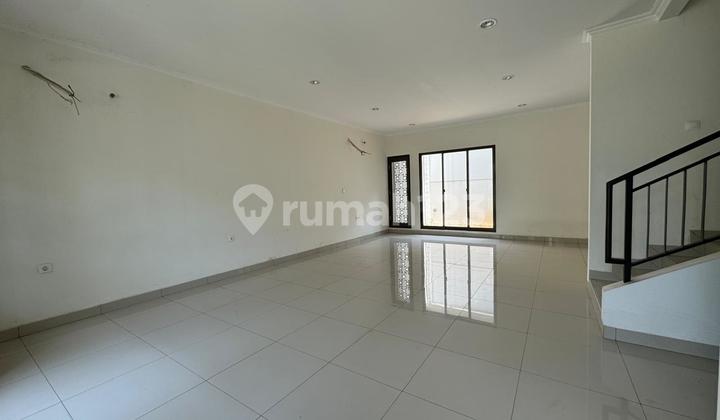 For Sale Well-Maintained Ready-to-Occupy House in Summarecon Bandung