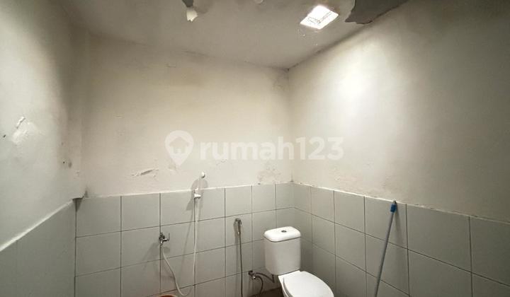 Strategic Wing of Otista Bandung House for Sale, Land Calculation Included