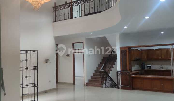 Dijual/Disewakan Rumah di Setraduta Bandung Siap Huni Dijual/Disewakan Rumah di Setraduta Bandung Siap Huni