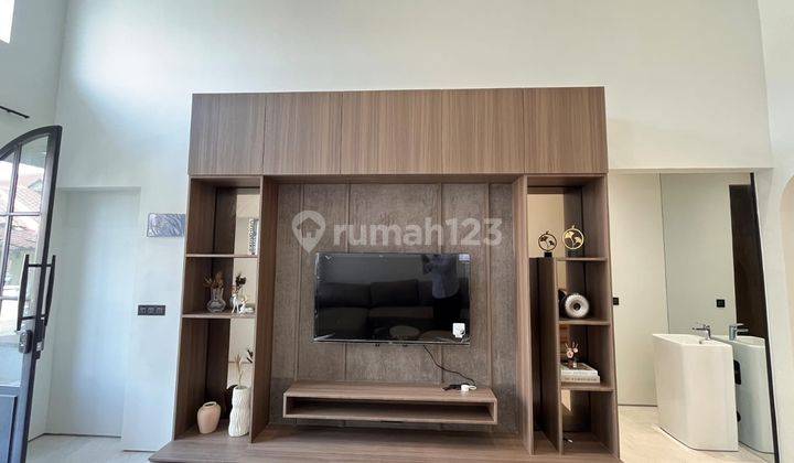 Dijual Rumah Kota Baru Parahyangan Full Furnished Keren 2