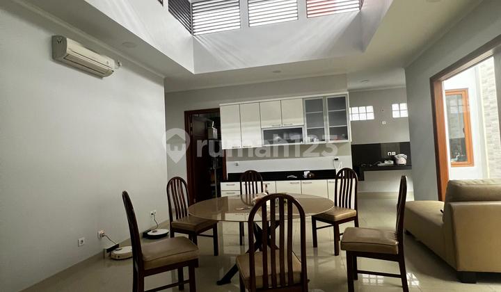 Dijual Rumah Minimalis Modern Singgasana Pradana Bandung