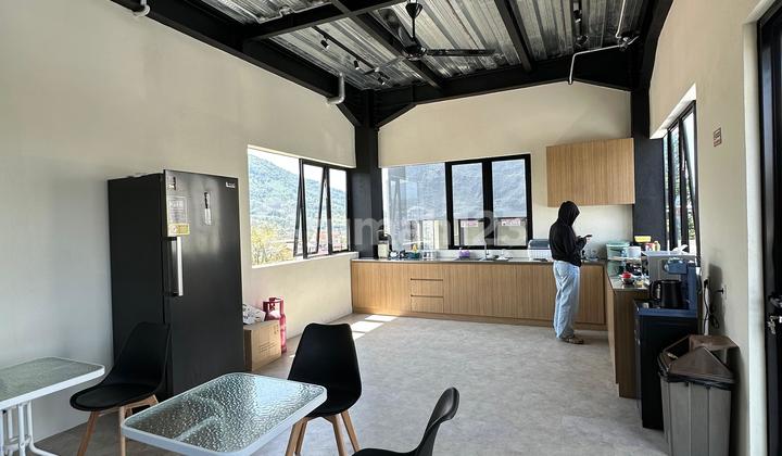 Dijual Rukost Baru di Mainroad Jatinangor Dilengkapi Furniture Dijual Rukost Baru di Mainroad Jatinangor Dilengkapi Furniture