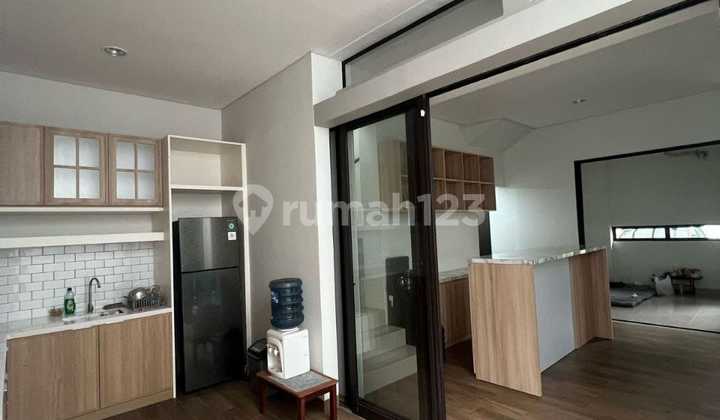 Dijual Rumah Cantik Semi Furnished di Summarecon Bandung 2