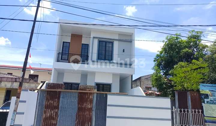 Luxury House Ready to Occupy in Medan Sunggal Area. Luxury House Ready to Occupy in Medan Sunggal Area.