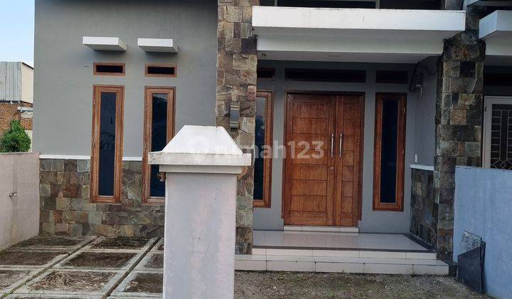 Rumah Siap Huni Model Industrial Medan Johor 1