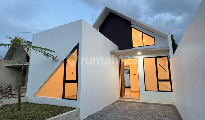 Rumah Keren Adhinata Privat Residence Medan 