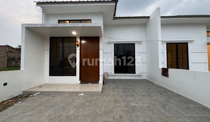 Presenting a Beautiful New Residence in the Padang Bulan Setiabudi Area Presenting a Beautiful New Residence in the Padang Bulan Setiabudi Area