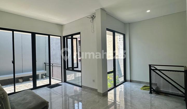 Rumah Mewah Model Modern Tropical Medan Selayang 2