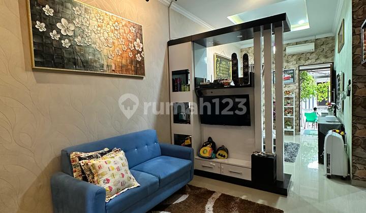 Rumah Dalam Komplek Elite Full Furnished Medan 2