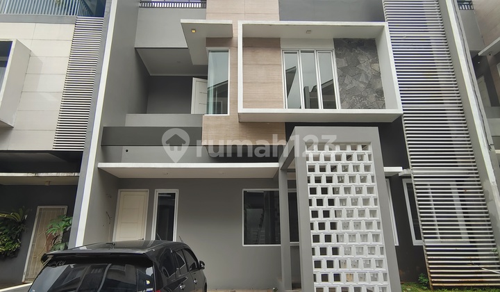 Rumah 2 Lantai Dengan Attic Dan Rooftop Pondok Labu Cilandak