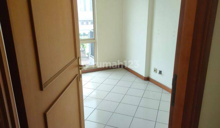 kamar tidur apartment puri casablanca kondisi bagus