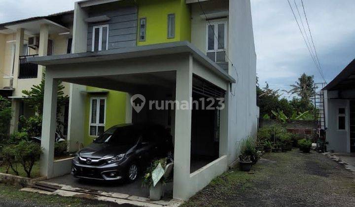 Rumah Hoek 2 Lantai Kondisi Bagus Cinere Depok 2