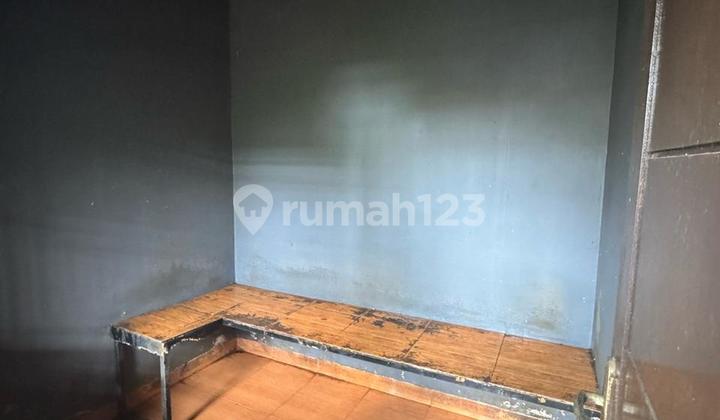 Rumah 3 Lantai dengan Rooftop Dekat Stasiun Depok 2