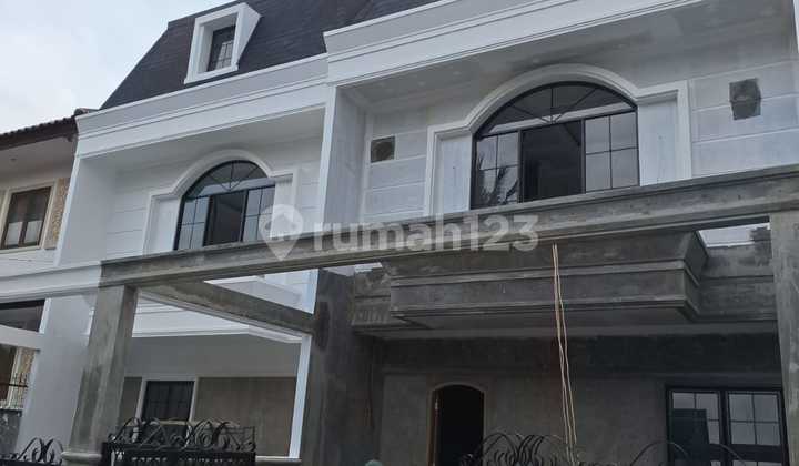 American Classic Dengan Attic 2,5 Lantai Lebak Bulus