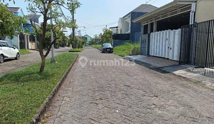 Rumah 2 Lantai Bagus SHM di Taman Wiguna Timur, Surabaya 2