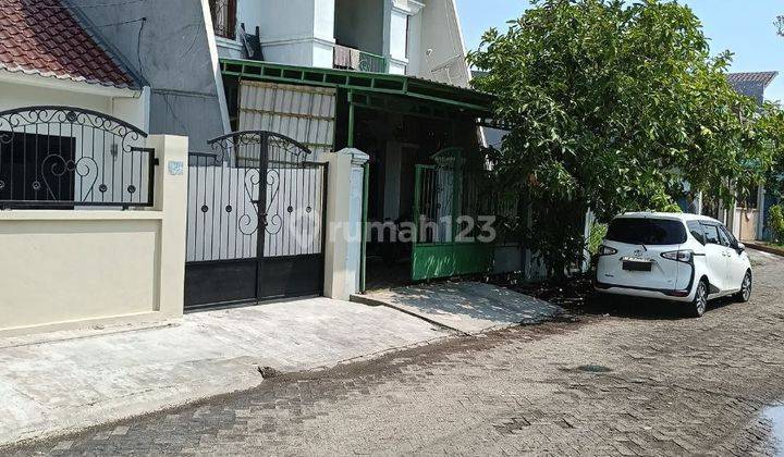 Rumah 2 Lantai Bagus SHM di Taman Wiguna Timur, Surabaya 1