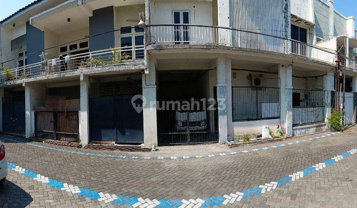 Rumah 2 Lantai Bagus SHM di Tropodo, Sidoarjo 1