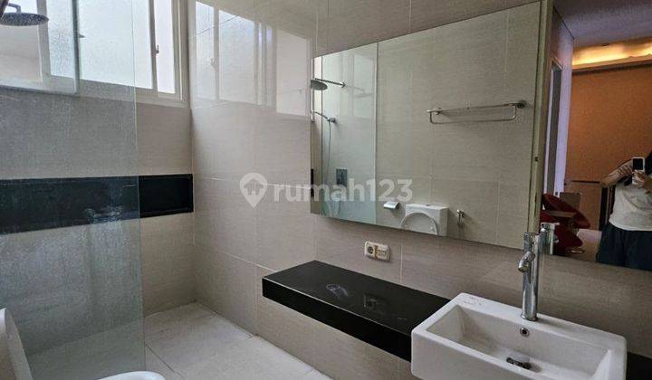 Rumah 2 Lantai Bagus Semi Furnished di San Diego, Surabaya 2