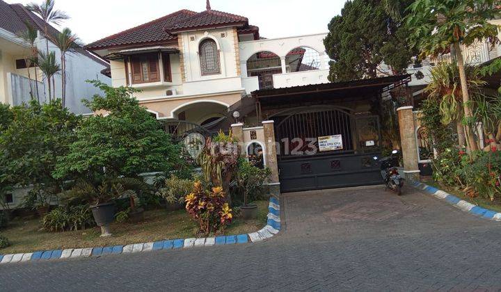 Rumah 2 Lantai Bagus SHM di Jl. Utama Boulevard, Malang 2