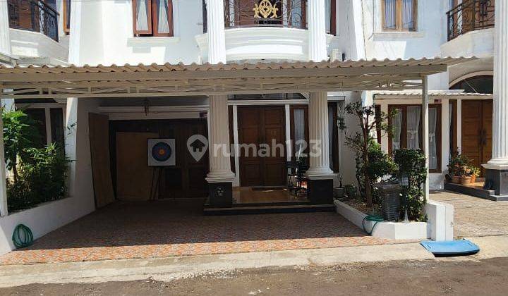 Rumah Bagus Klasik Modern 2 Lantai Dalam Townhouse Di Jagakarsa 1