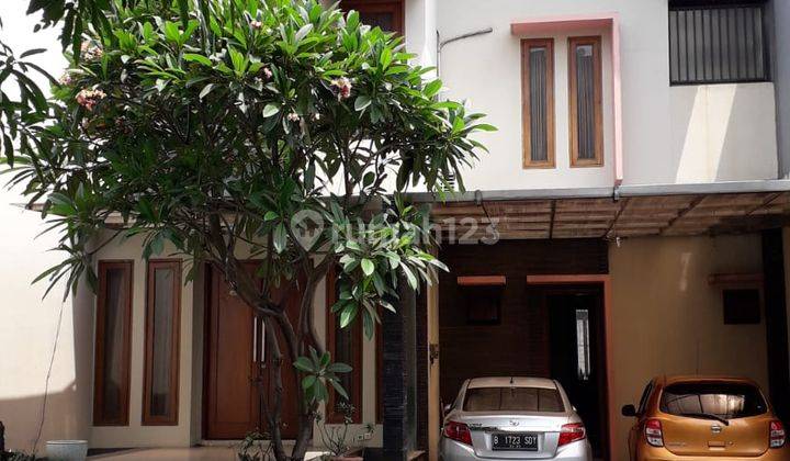 Rumah Minimalis Bagus 2 Lantai Dalam Townhouse Di Daerah Cipete  1