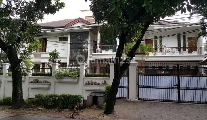 Rumah Klasik Mewah 2 Lantai Di Kawasan Blok M Jakarta Selatan 1