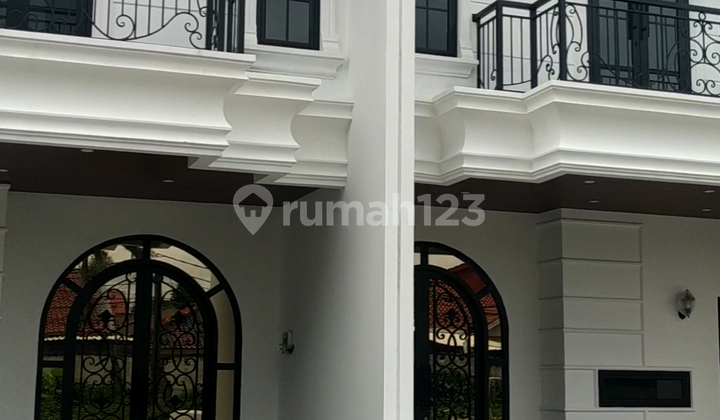 Rumah Cantik Dekat Jalan Kebagusan Raya Hunian Mewah Ekslusife 2,5 Lantai di Jakarta Selatan
