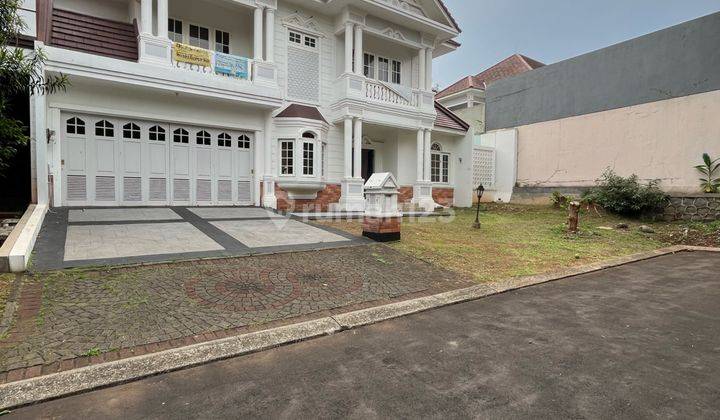 Rumah Cantik Mewah Yang Berada Di Kota Wisata 1