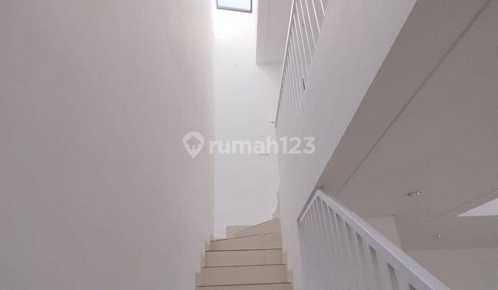 Di Jual Rumah Baru Tipe Santorini Meruya Utara 2