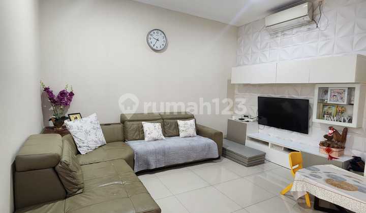 Di Jual Rumah Semi Furnish Green Lake City Siap Huni