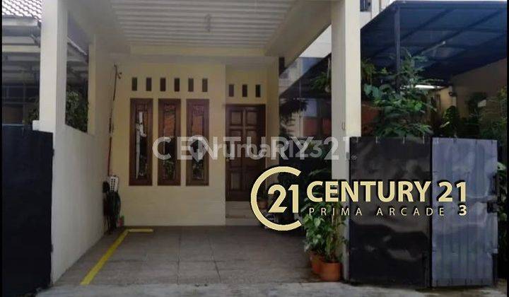 Rumah Bagus Dengan Balkon Strategis Di Ciputat 5039 1