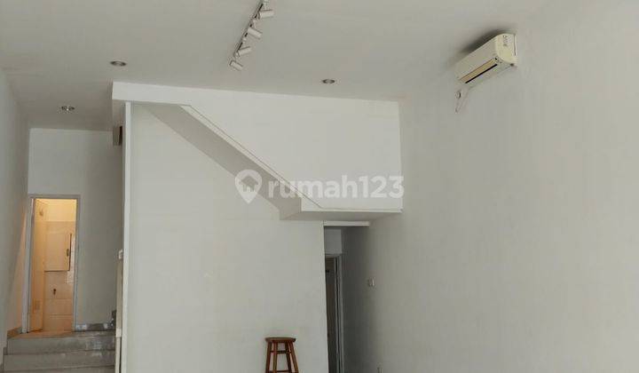 Disewakan Ruko Lantai 1 dan Lantai 2 Sektor 9 Bintaro Jaya 1