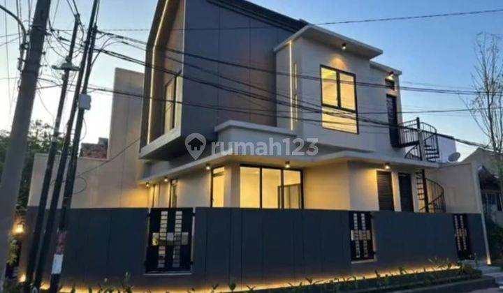 Rumah Cantik Scandinavian Style Babatan Pantai Surabaya  1