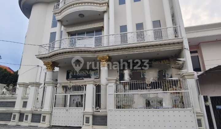 Rumah Classic Rungkut Asri Surabaya