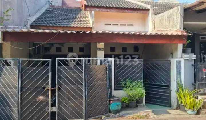 Affordable Semolowaru Elok House Surabaya 2