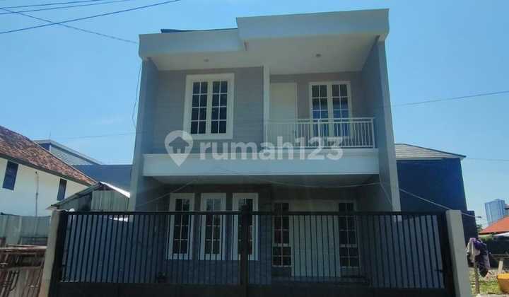 Beautiful House Gayung Kebonsari Surabaya