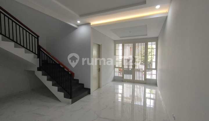 Rumah Cantik Pantai Mrntari Mentari Surabaya
