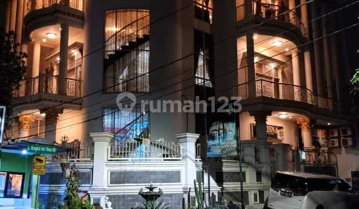 Rumah Classic Rungkut Asri Surabaya Rumah Classic Rungkut Asri Surabaya