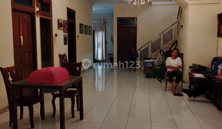 Dijual Rumah Murah Di Jakarta Pusat 2 Lantai Furnish SHM 1