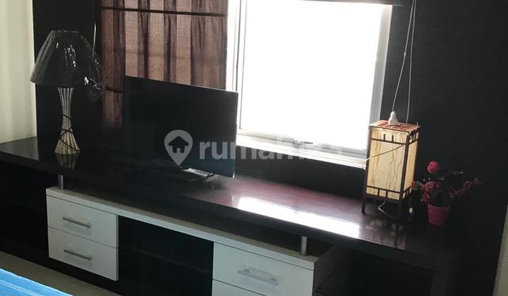 Disewakan Murah 3 Bedroom Apartemen Cosmo Mansion Furnish 2
