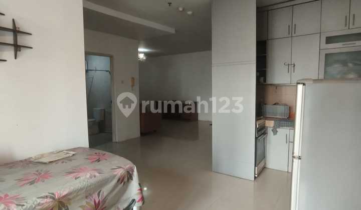 Dijual 2 Bedroom Apartemen Cosmo Mansion Furnish Harga Affordable 2