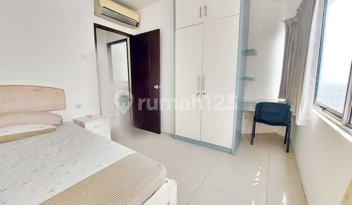 Disewakan 3 Bedroom Furnish Apartemen Cosmo Mansion 2