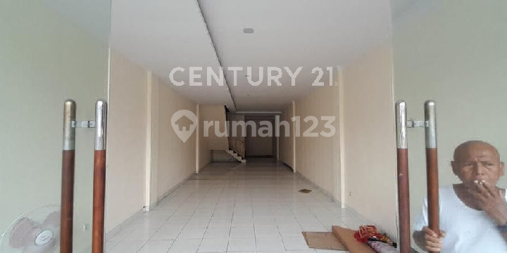 Ruko 2,5 Lantai Lebar 5 di Daerah Kemang Jakarta Selatan