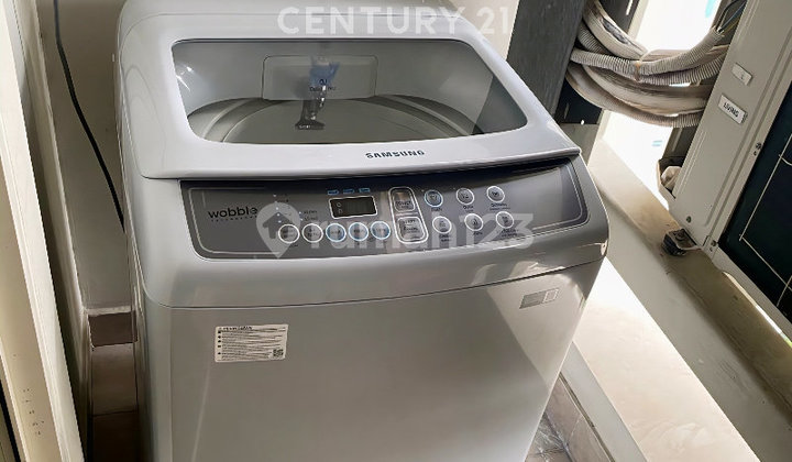 Apartemen Kensington 3BR Private Lift Furnished Siap Huni 2