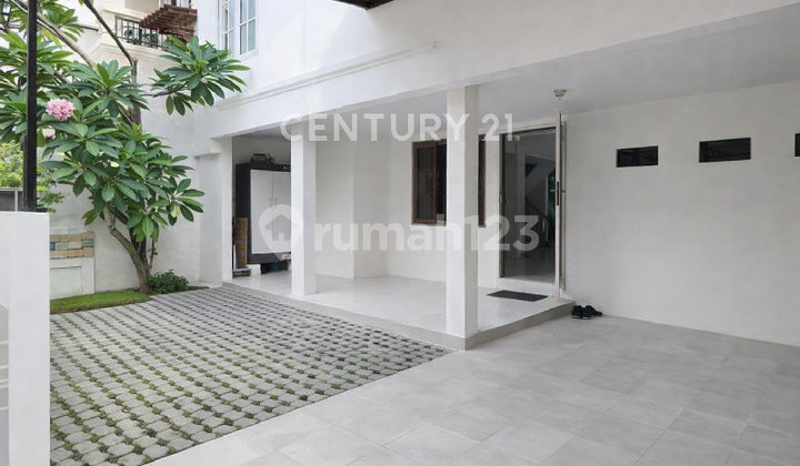 Affordable House in Kelapa Gading, SHM, 4 Bedrooms, 3 Bathrooms, Gading Mas Barat 5, Price 2.35 Billion