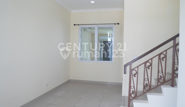 Comfortable 2-Story House in La Seine JGC Jakarta Garden City 2