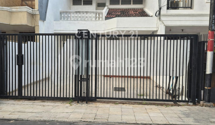 Rumah Dua Lantai di Janur Asri, Kelapa Gading