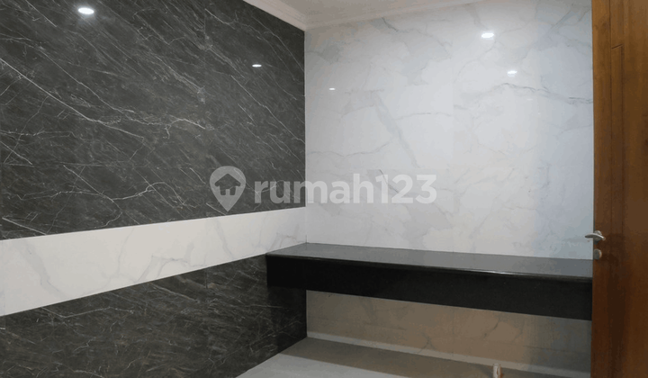 Rumah Mewah Baru Renovasi bisa untuk Usaha di Cipinang Rumah Mewah Baru Renovasi bisa untuk Usaha di Cipinang