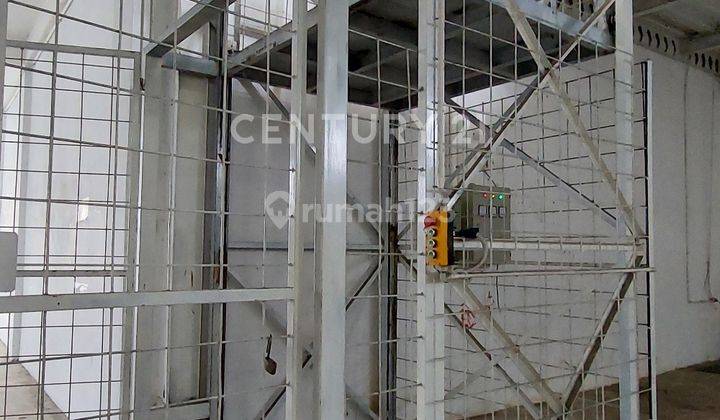 Disewakan Gudang Rapi Dengan Lift Barang Di Kembangan 1